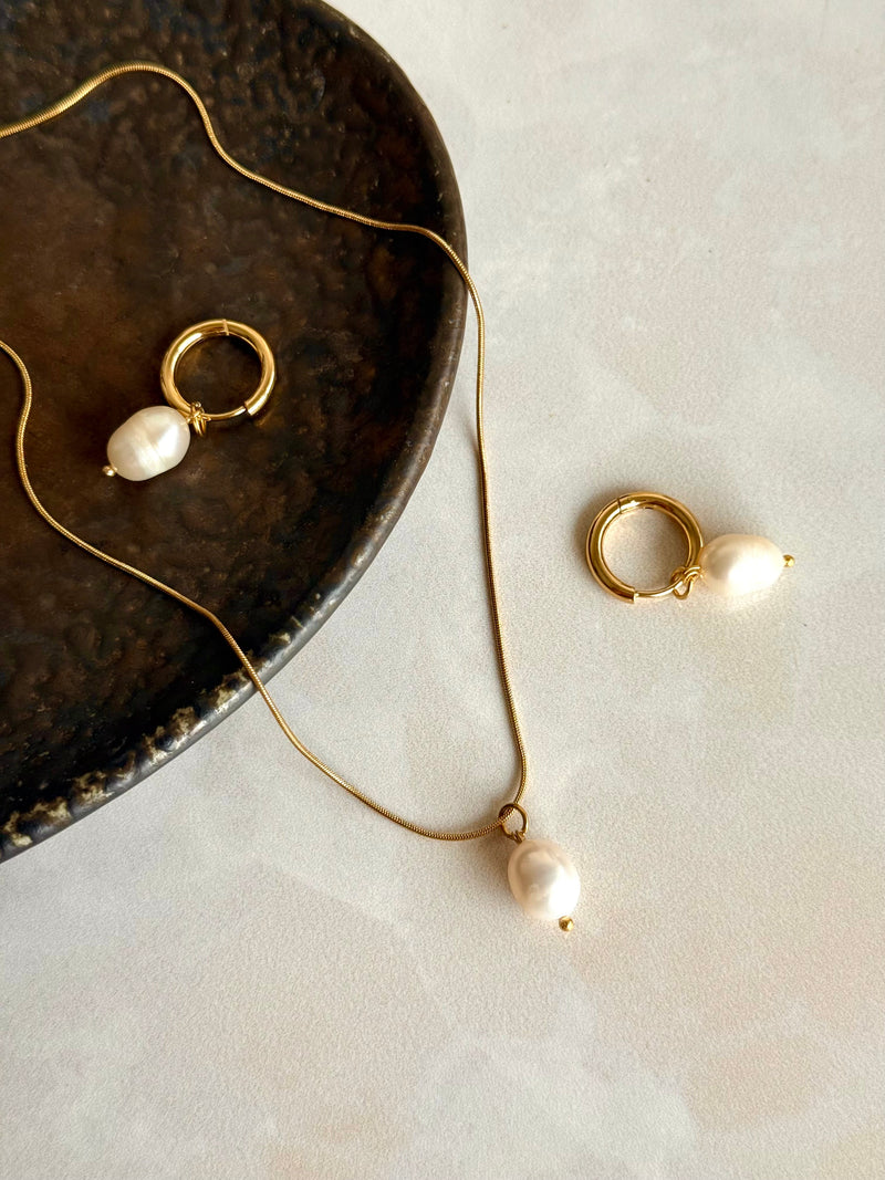 Steel Pearl Necklace