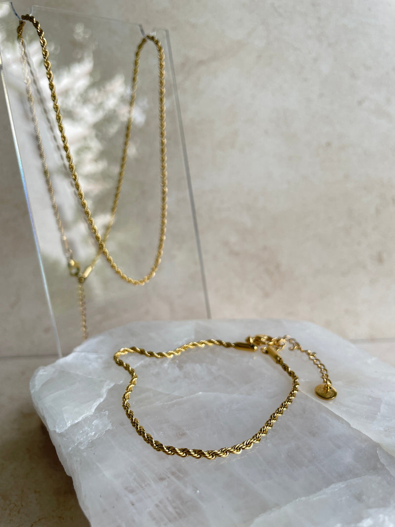 Twisted Chain Necklace