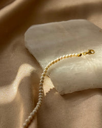 Minimalist Pearl Bracelet - thumbnail 3
