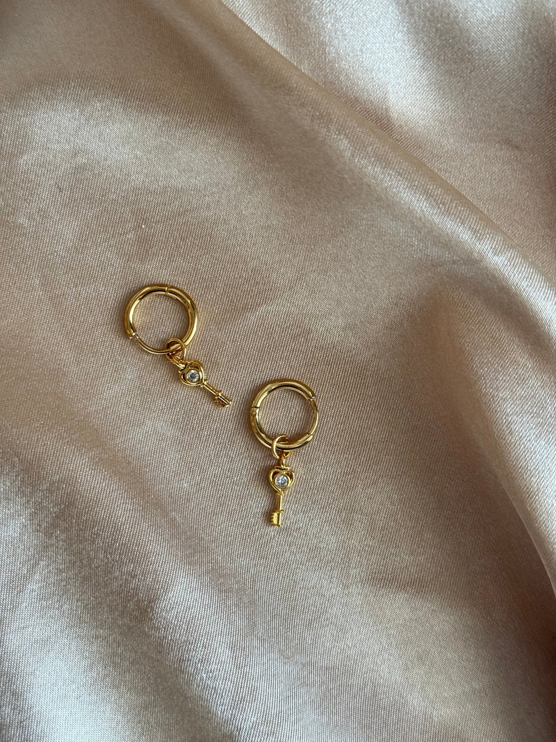 Tiny Key Earring