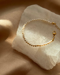Minimalist Pearl Bracelet - thumbnail 1