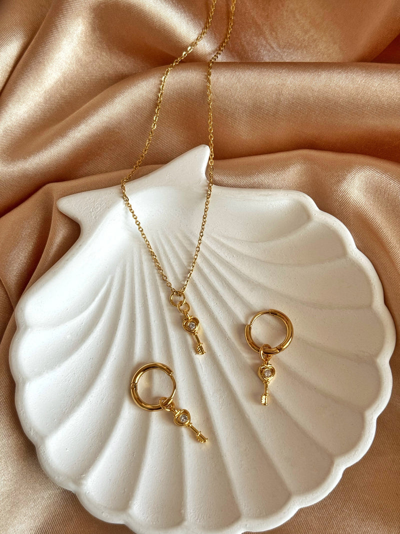 Tiny Key Earring