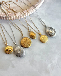 Minimal Oval Locket - thumbnail 4