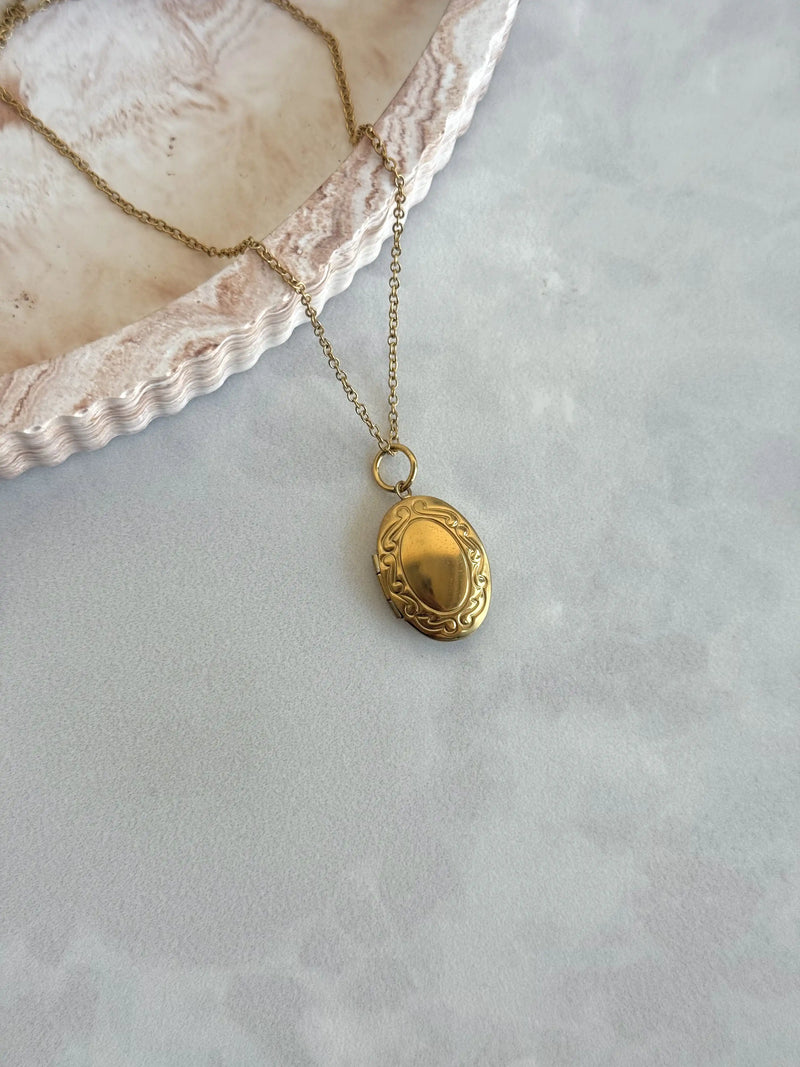 Minimal Oval Locket