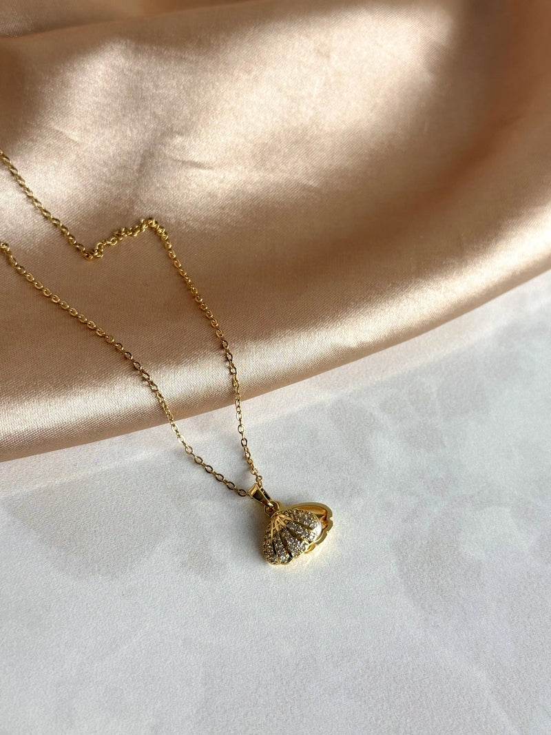 Pearl Seashell Necklace