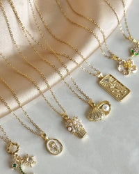 Pearl Seashell Necklace - thumbnail 3