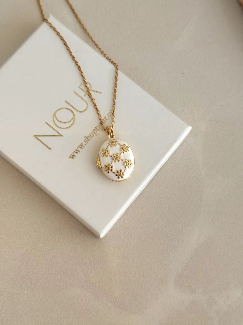 White Daisy Locket