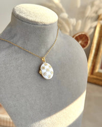 White Daisy Locket - thumbnail 2