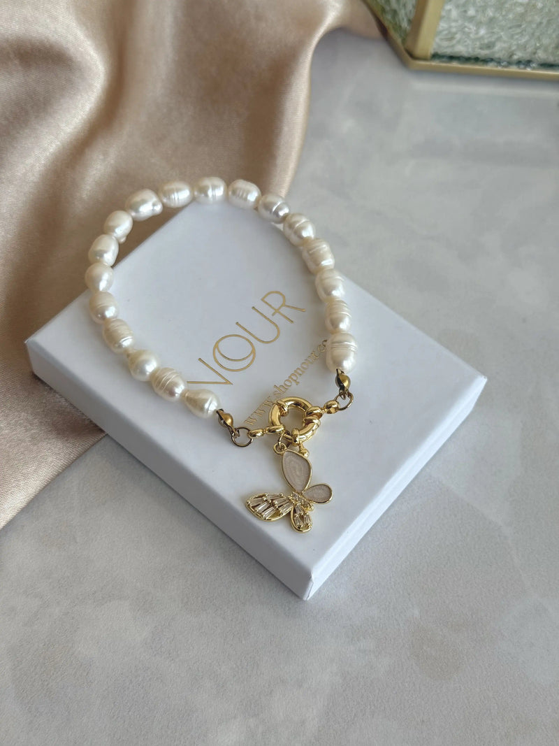 Mother-of-Pearl Butterfly Pearl Bracelet