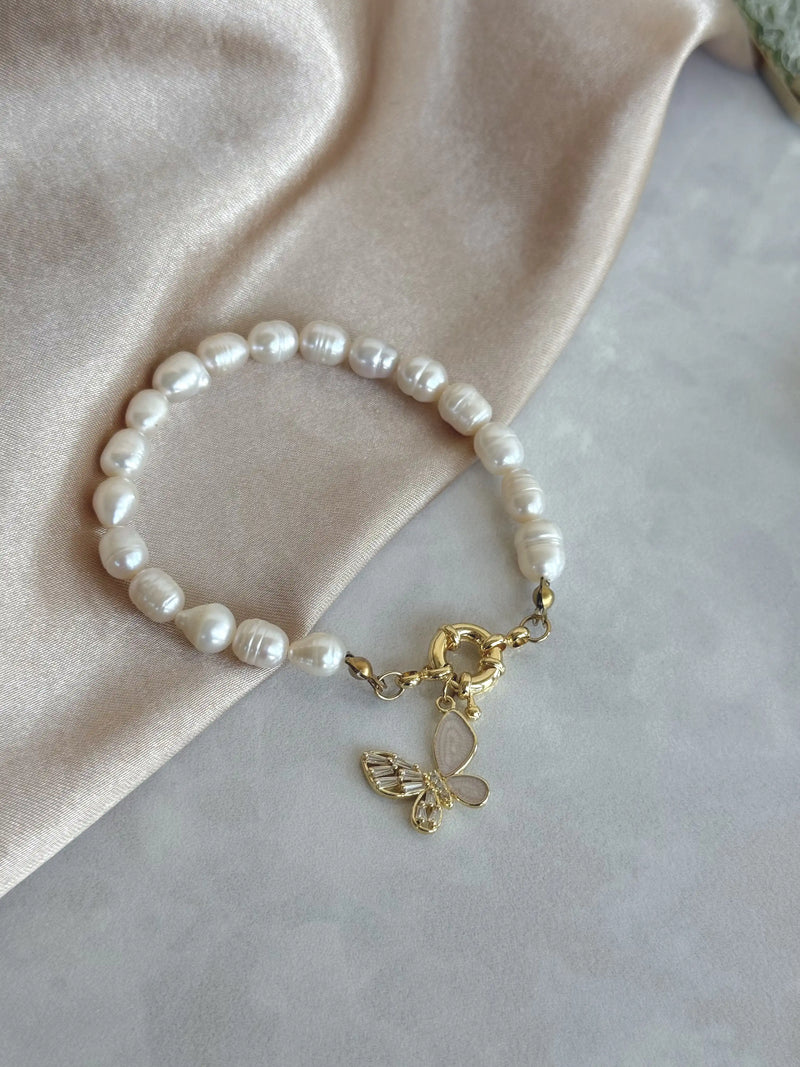Mother-of-Pearl Butterfly Pearl Bracelet