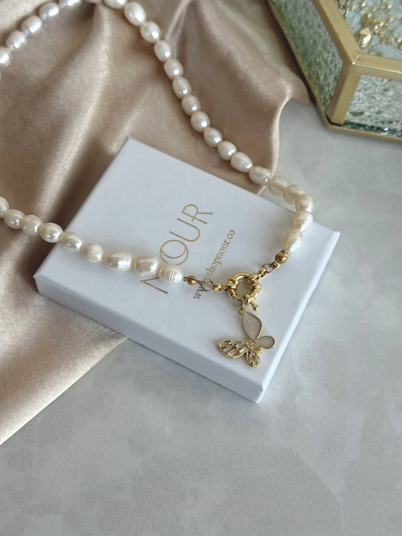 Mother-of-Pearl Butterfly Pearl Necklace