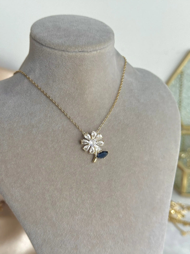 Sapphire Daisy Necklace
