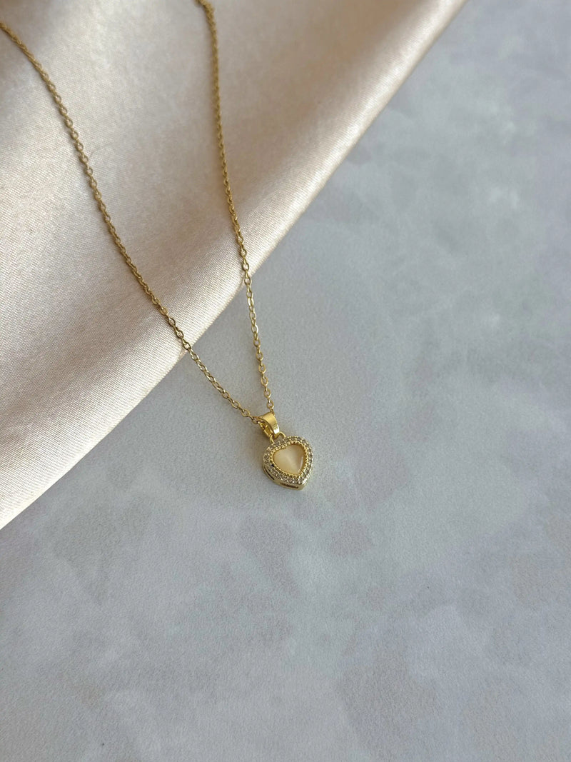 Mother-of-Pearl Tiny Heart Necklace