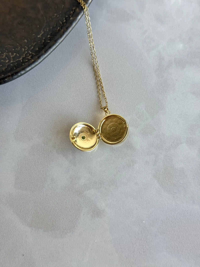 Clover Medallion