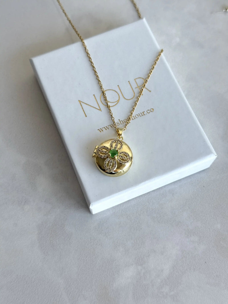 Clover Medallion