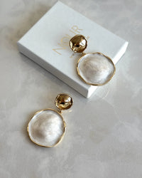 Mother-of-Pearl Round Earrings - thumbnail 2