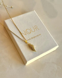 Stone Seashell Necklace - thumbnail 2