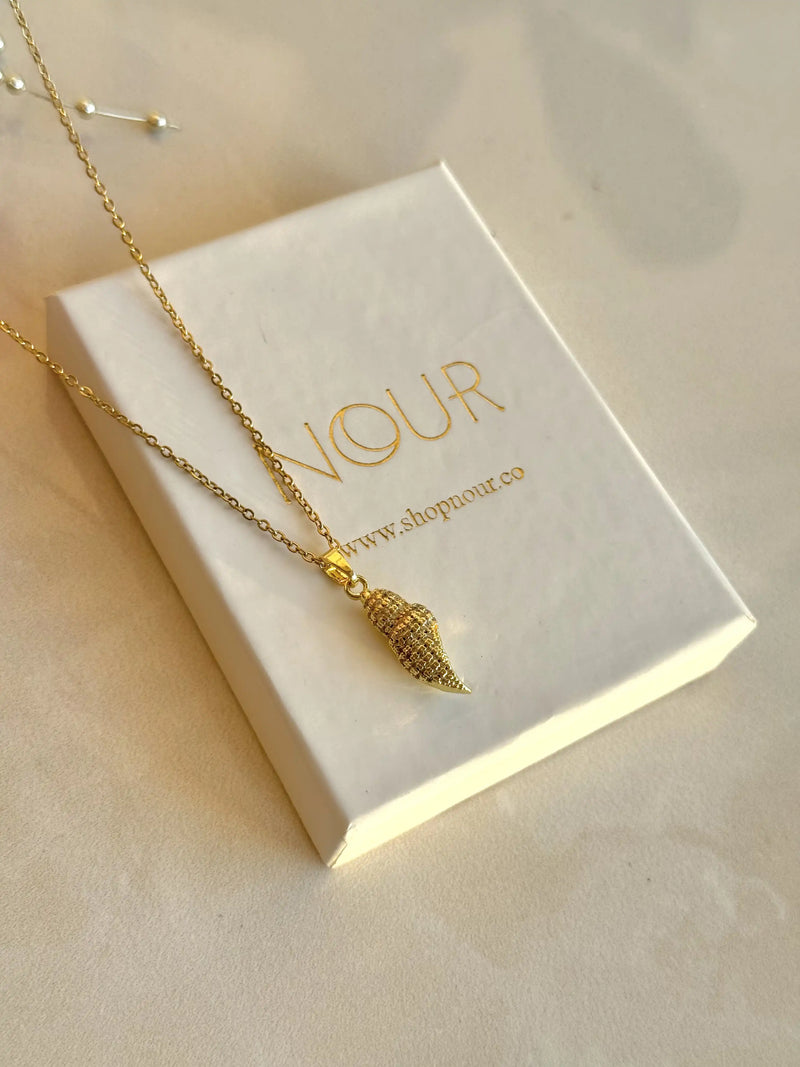 Stone Seashell Necklace