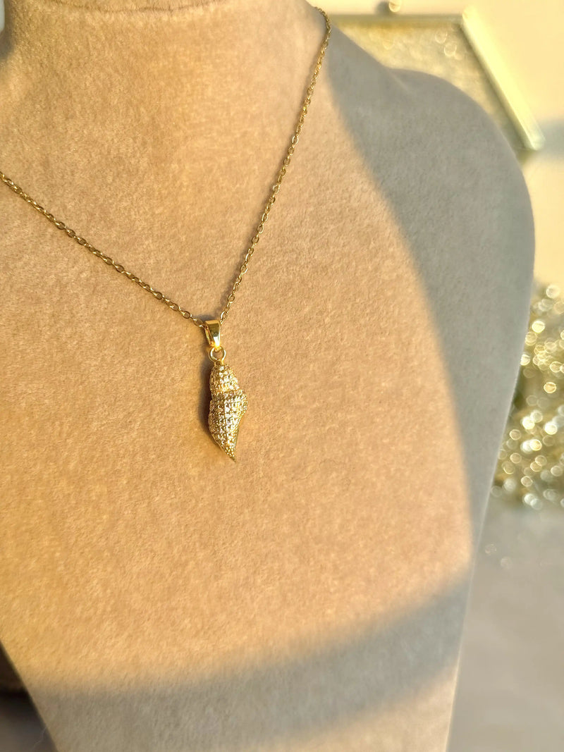 Stone Seashell Necklace