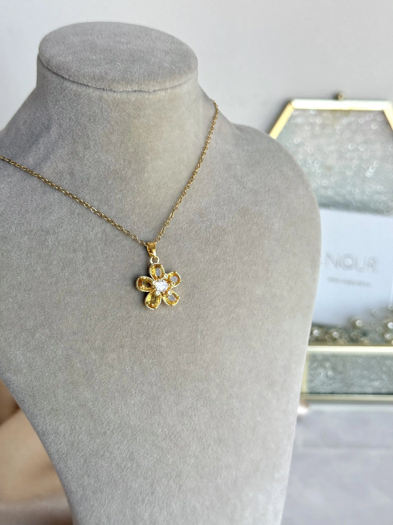 Mini Daisy Necklace - Bella Collection