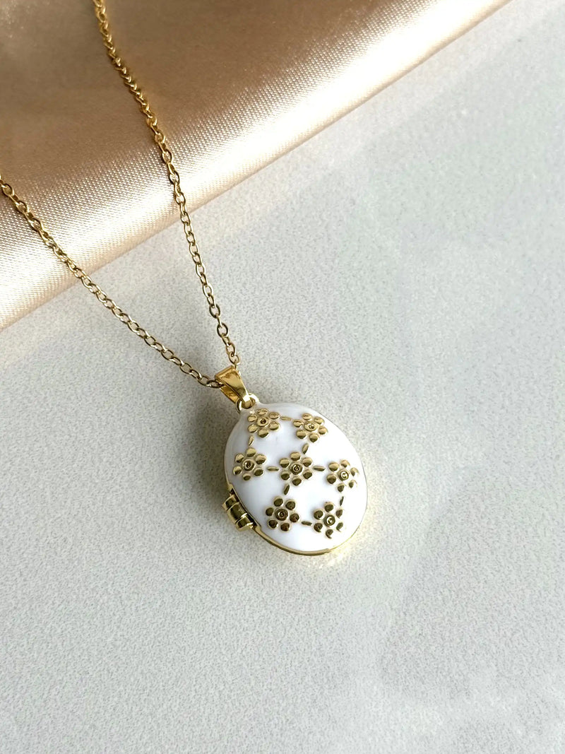 White Daisy Locket Necklace