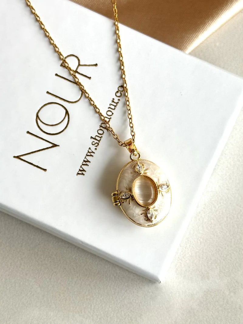 Vintage Mother-of-Pearl Locket Necklace