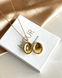 Vintage Mother-of-Pearl Locket Necklace - thumbnail 5
